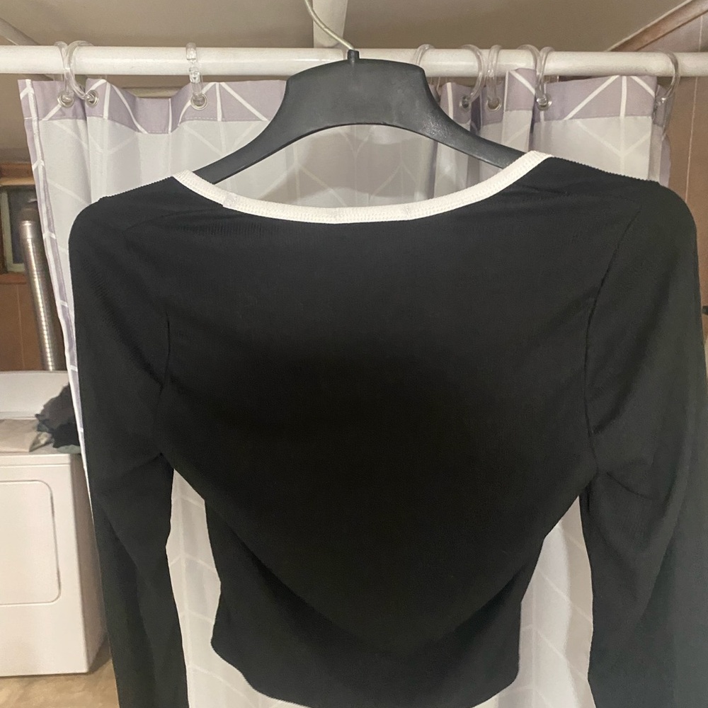 Gaze Black and White Long Sleeve Tee - Picture 3 of 3